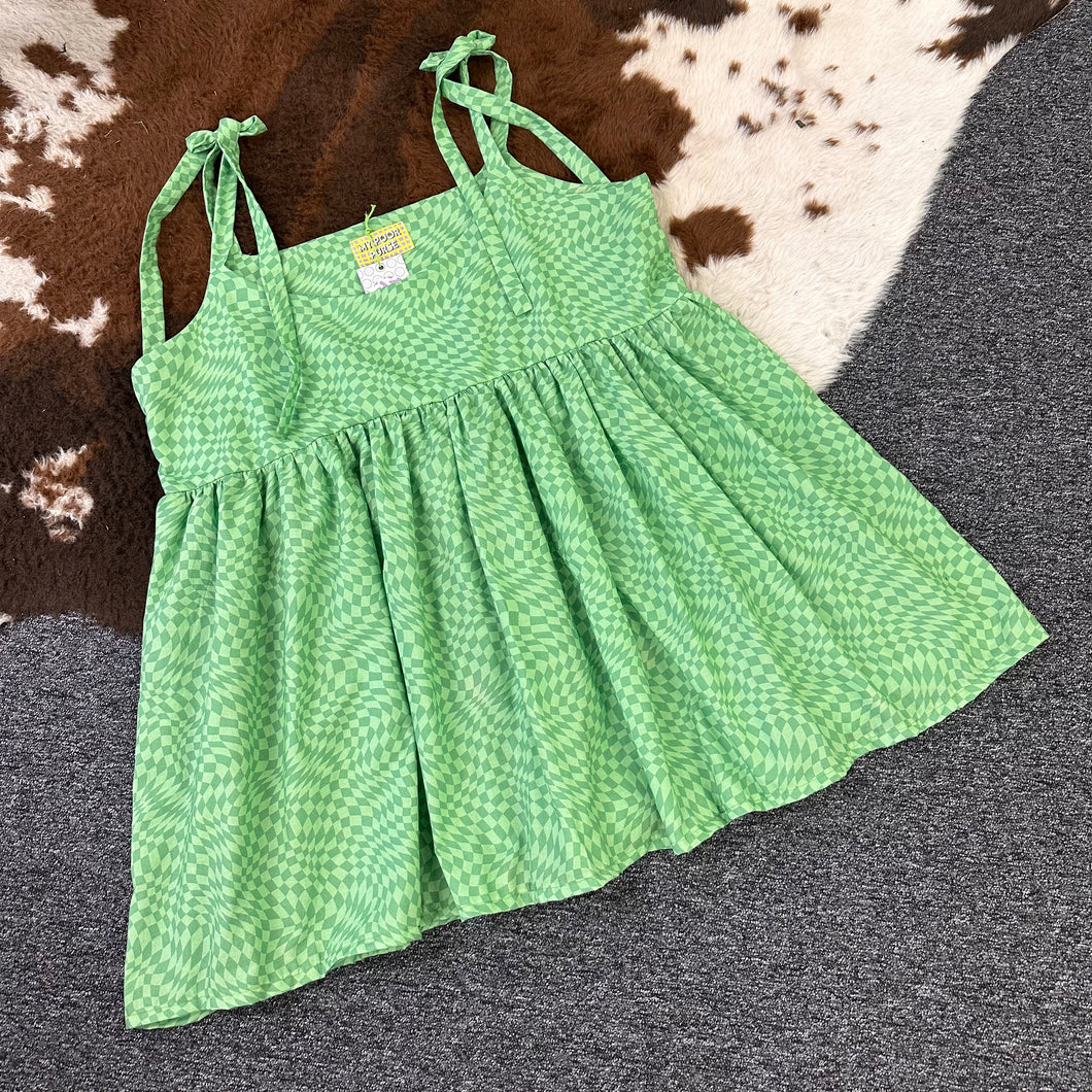 Green Wavy Cami - Size 22